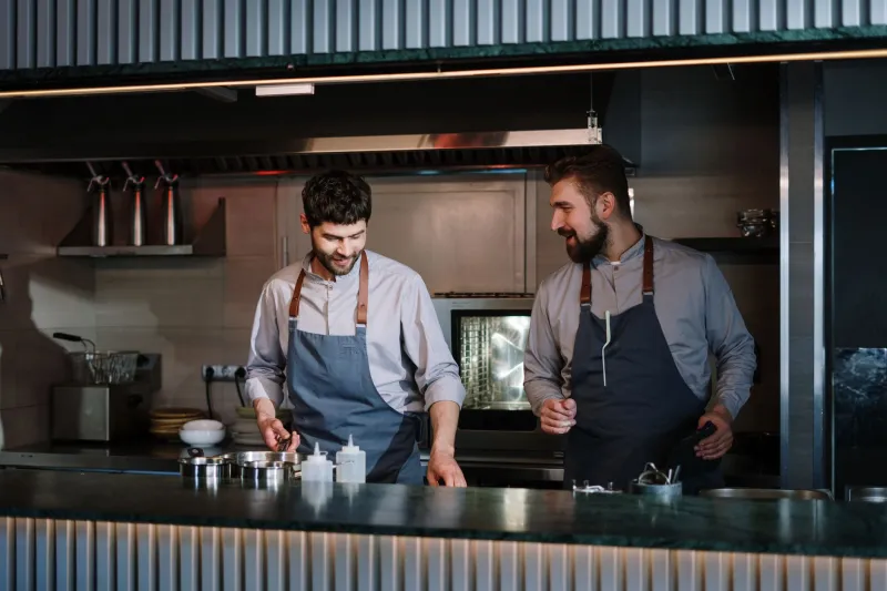 Hierarchy in Retreat: The Rise of Collaborative Kitchen Cultures in Britain's Restaurants